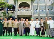 Pastikan Masyarakat Berpartisipasi di Pemilu, Kapolri Silaturahmi di Dua Pondok Pesantren di Pasuruan