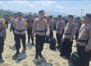 Kapolres Konawe Utara AKBP Priyo Utomo, S.H, S.I.K saat melaksanakan pengecekan personel yang dilibatkan dalam pengamanan Pemilu 2024