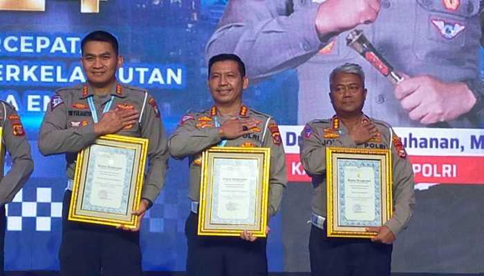 Dirlantas Polda Sultra Raih Penghargaan Kakorlantas Polri atas Upaya dan Pencapaian Realisasi PNBP Tahun 2023